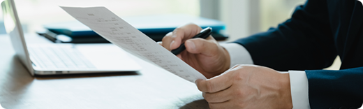 厳格な採用基準